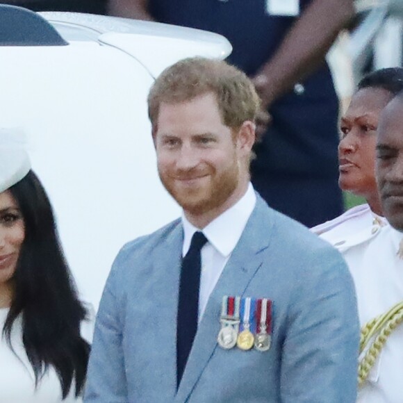 Le prince Harry, duc de Sussex et sa femme Meghan Markle, duchesse de Sussex (enceinte) lors d'une cérémonie aux îles Fidji dans le cadre de leur voyage officiel, le 23 octobre 2018.