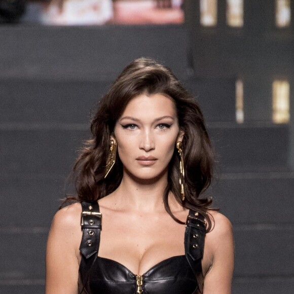Gigi Hadid - Défilé de la collection "MOSCHINO [tv] H&M" à New York, le 24 octobre 2018.