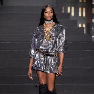 Naomi Campbell - Défilé de la collection "MOSCHINO [tv] H&M" à New York, le 24 octobre 2018.