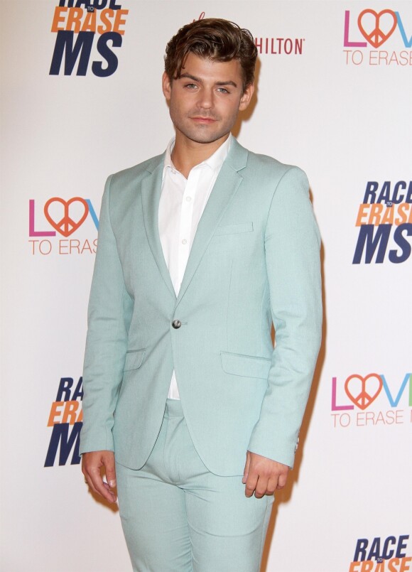 Garrett Clayton - Les célébrités posent lors du photocall de la soirée "Race To Erase MS" à l'hôtel Beverly Hilton à Los Angeles le 20 avril 2018.