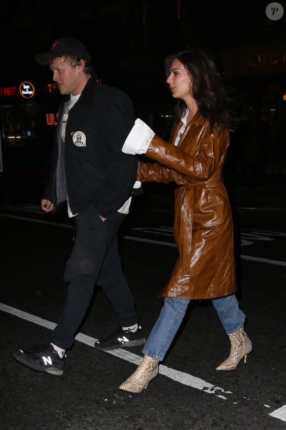 Emily Ratajkowski et son mari Sebastian Bear-McClard sont allés diner en amoureux à New York. Le 25 octobre 2018.