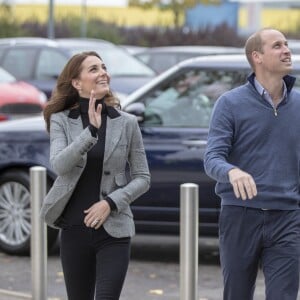 Le prince William et la duchesse Catherine de Cambridge arrivent à un événement de Coach Core au Basildon Sporting Village à Basildon dans l'Essex, le 30 octobre 2018.