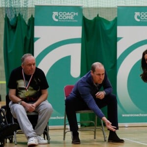 William et Kate se sont essayés à la boccia, une sorte de pétanque avec des boules en cuir. La duchesse Catherine de Cambridge et le prince William étaient le 30 octobre 2018 à Basildon dans l'Essex pour un de Coach Core, programme soutenu par la Fondation royale.