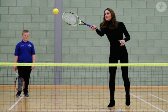 Kate Middleton répond toujours présente pour jouer au tennis ! La duchesse de Cambridge et le prince William étaient le 30 octobre 2018 à Basildon dans l'Essex pour un de Coach Core, programme soutenu par la Fondation royale.