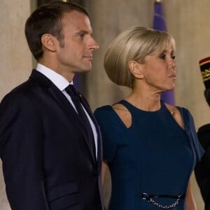 Le président de la République française Emmanuel Macron et sa femme la Première Dame Brigitte Macron (Trogneux) - Le président de la République française et sa femme la Première reçoivent le président de la République de Corée du Sud et sa femme pour un diner d'Etat au palais de l'Elysée à Paris, France, le 15 octobre 2018. © Cyril Moreau/Bestimage