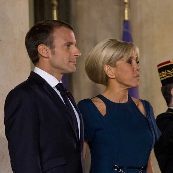 Le président de la République française Emmanuel Macron et sa femme la Première Dame Brigitte Macron (Trogneux) - Le président de la République française et sa femme la Première reçoivent le président de la République de Corée du Sud et sa femme pour un diner d'Etat au palais de l'Elysée à Paris, France, le 15 octobre 2018. © Cyril Moreau/Bestimage