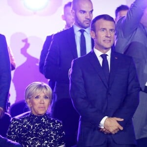 Le président de la République française Emmanuel et sa femme la Première Dame Brigitte Macron - Le président de la République française et sa femme la Première Dame assistent au concert en hommage à Charles Aznavour sur la place de la Répulique à Erevan, Arménie, le 11 octobre 2018. © Dominique Jacovides/Bestimage