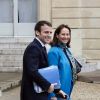 Emmanuel Macron et Ségolène Royal à la sortie du conseil des ministres du 30 mars 2016 au Palais de l'Elysée le 30 mars 2016.