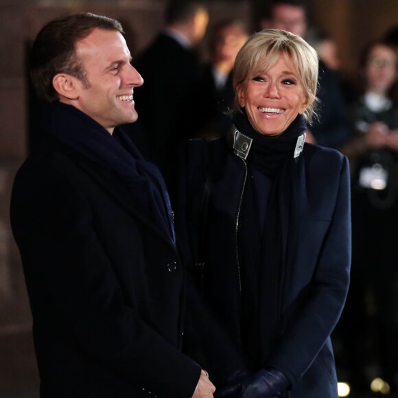 Le couple présidentiel, le président de la République française Emmanuel Macron et sa femme la Première Dame Brigitte Macron (Trogneux) ont accueilli le président de la République fédérale d'Allemagne et sa femme avec une cérémonie militaire, avant de pénétrer dans la cathédrale Notre-Dame de Strasbourg pour un concert d'oeuvres de Debussy et Beethoven à Strasbourg, France, le 4 Novembre 2018, pour lancer une semaine de commémorations du centenaire de l'armistice de la Première Guerre mondiale. La Première Dame française est vêtue d'une veste zippée à col métallisé signée Louis Vuitton, la même que le soir de l'élection de son mari. © Stéphane Lemouton/Bestimage