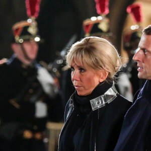 Le couple présidentiel, le président de la République française Emmanuel Macron et sa femme la Première Dame Brigitte Macron (Trogneux) ont accueilli le président de la République fédérale d'Allemagne et sa femme avec une cérémonie militaire, avant de pénétrer dans la cathédrale Notre-Dame de Strasbourg pour un concert d'oeuvres de Debussy et Beethoven à Strasbourg, France, le 4 Novembre 2018, pour lancer une semaine de commémorations du centenaire de l'armistice de la Première Guerre mondiale. La Première Dame française est vêtue d'une veste zippée à col métallisé signée Louis Vuitton, la même que le soir de l'élection de son mari. © Stéphane Lemouton/Bestimage