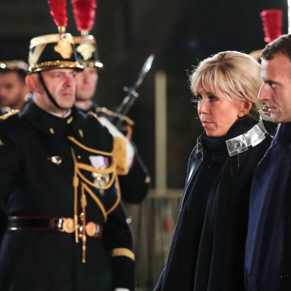 Le couple présidentiel, le président de la République française Emmanuel Macron et sa femme la Première Dame Brigitte Macron (Trogneux) ont accueilli le président de la République fédérale d'Allemagne et sa femme avec une cérémonie militaire, avant de pénétrer dans la cathédrale Notre-Dame de Strasbourg pour un concert d'oeuvres de Debussy et Beethoven à Strasbourg, France, le 4 Novembre 2018, pour lancer une semaine de commémorations du centenaire de l'armistice de la Première Guerre mondiale. La Première Dame française est vêtue d'une veste zippée à col métallisé signée Louis Vuitton, la même que le soir de l'élection de son mari. © Stéphane Lemouton/Bestimage