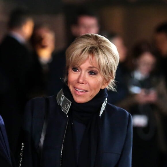 Le couple présidentiel, le président de la République française Emmanuel Macron et sa femme la Première Dame Brigitte Macron (Trogneux) ont accueilli le président de la République fédérale d'Allemagne et sa femme avec une cérémonie militaire, avant de pénétrer dans la cathédrale Notre-Dame de Strasbourg pour un concert d'oeuvres de Debussy et Beethoven à Strasbourg, France, le 4 Novembre 2018, pour lancer une semaine de commémorations du centenaire de l'armistice de la Première Guerre mondiale. La Première Dame française est vêtue d'une veste zippée à col métallisé signée Louis Vuitton, la même que le soir de l'élection de son mari. © Stéphane Lemouton/Bestimage