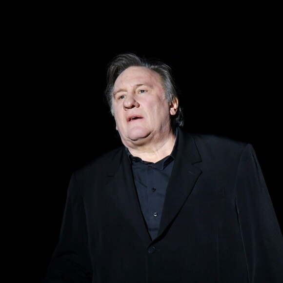 Exclusif - Gérard Depardieu chante "Barbara" sur la scène du palais des congrès Atlantia en pré-ouverture du 5ème festival du cinéma et musique de film de la Baule le 3 novembre 2018.  © José Texeira/Bestimage