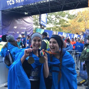 Photo Instagram de Teri Hatcher le 4 novembre 2018 avec sa fille Emerson Tenney à l'arrivée du marathon de New York, qu'elles ont couru au profit de l'association Save the Children.