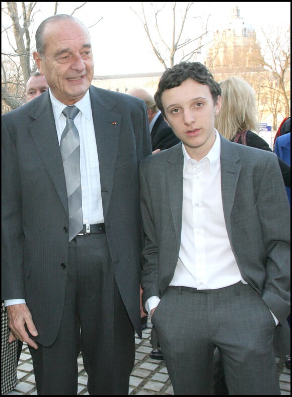 Jacques Chirac et son petit-fils Martin - Cérémonie de remise des insignes de chevalier de la Légion d'honneur à Bernadette Chirac à la maison de Solenn, à Paris, le 18 mars 2009.