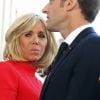 Le président de la République française Emmanuel Macron et sa femme la Première Dame Brigitte Macron - Le président de la République française et sa femme la Première Dame visitent la Maison Charles-Aznavour à Erevan, Arménie, le 11 octobre 2018. © Dominique Jacovides/Bestimage
