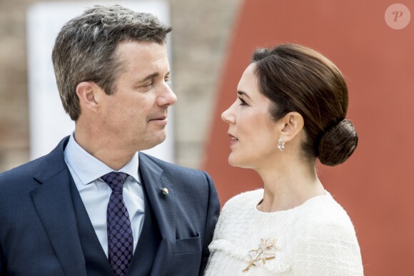 Le prince Frederik et la princesse Mary de Danemark ont visité les Thermes de Caracalla à Rome en Italie le 6 novembre 2018.