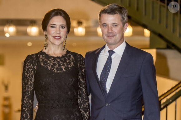 Le prince Frederik et la princesse Mary de Danemark ont pris part à l'hôtel Waldorf Astoria de Rome à un dîner officiel avec les 36 chefs d'entreprise qui les accompagnaient dans leur visite officielle à Rome, le 7 novembre 2018.