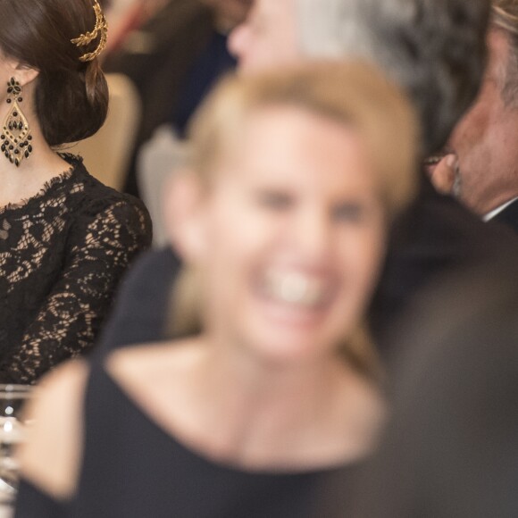 Le prince Frederik et la princesse Mary de Danemark ont pris part à l'hôtel Waldorf Astoria de Rome à un dîner officiel avec les 36 chefs d'entreprise qui les accompagnaient dans leur visite officielle à Rome, le 7 novembre 2018.