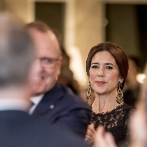 Le prince Frederik et la princesse Mary de Danemark ont pris part à l'hôtel Waldorf Astoria de Rome à un dîner officiel avec les 36 chefs d'entreprise qui les accompagnaient dans leur visite officielle à Rome, le 7 novembre 2018.