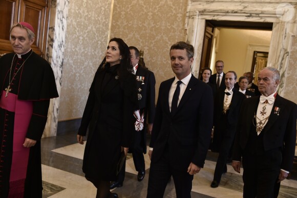 Le prince Frederik et la princesse Mary de Danemark ont été reçus en audience par le pape François au Vatican lors de leur visite officielle à Rome, le 8 novembre 2018