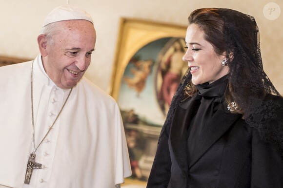 Le prince Frederik et la princesse Mary de Danemark ont été reçus en audience par le pape François au Vatican lors de leur visite officielle à Rome, le 8 novembre 2018