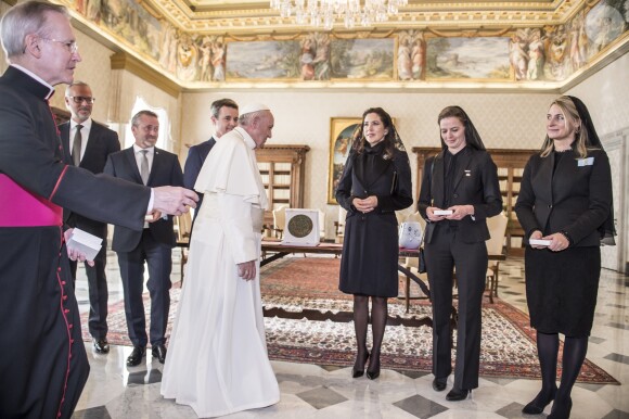 Le prince Frederik et la princesse Mary de Danemark ont été reçus en audience par le pape François au Vatican lors de leur visite officielle à Rome, le 8 novembre 2018