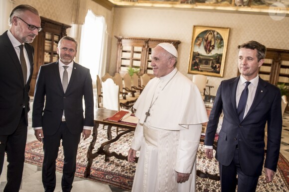 Le prince Frederik et la princesse Mary de Danemark ont été reçus en audience par le pape François au Vatican lors de leur visite officielle à Rome, le 8 novembre 2018