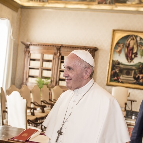 Le prince Frederik et la princesse Mary de Danemark ont été reçus en audience par le pape François au Vatican lors de leur visite officielle à Rome, le 8 novembre 2018