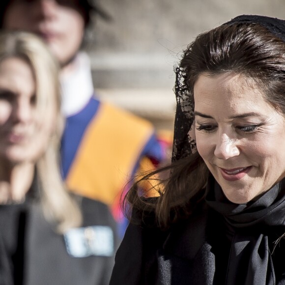 Le prince Frederik et la princesse Mary de Danemark ont été reçus en audience par le pape François au Vatican lors de leur visite officielle à Rome, le 8 novembre 2018