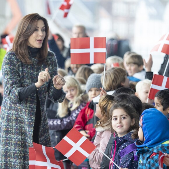 La princesse Mary de Danemark le 12 novembre 2018 à Aarhus lors de la cérémonie d'ouverture de l'exposition #childmothers, qui met en lumière la vie de très jeunes mères dans cinq pays en développement.