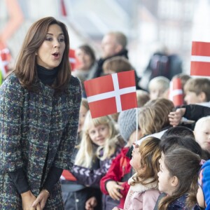 La princesse Mary de Danemark le 12 novembre 2018 à Aarhus lors de la cérémonie d'ouverture de l'exposition #childmothers, qui met en lumière la vie de très jeunes mères dans cinq pays en développement.