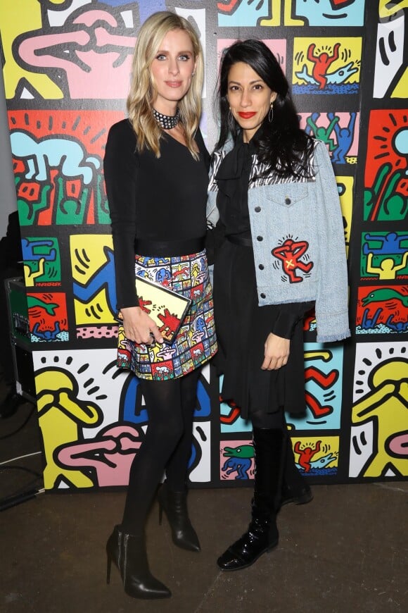 Nicky Hilton Rothschild et Huma Abedin assistent à la soirée de lancement de la collection Keith Haring x alice + olivia aux Highline Stages. New York, le 13 novembre 2018.