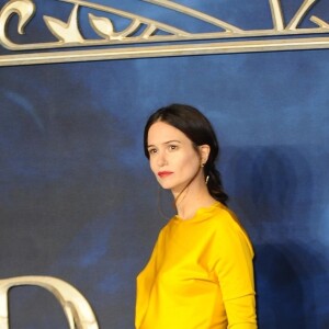 Katherine Waterston enceinte - Avant-Première du film "Les Animaux fantastiques : Les Crimes de Grindelwald" au cinéma Cineworld Leicester Square à Londres, Royaume Uni, le 13 novembre 2018.