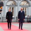 Le président de la République française Emmanuel Macron et sa femme la Première Dame sont accueillis par le Premier Ministre belge Charles Michel et sa femme au Palais d'Egmont à Bruxelles, Belgique, le 19 novembre 2018, lors de la visite d'Etat du couple présidentiel en Belgique.