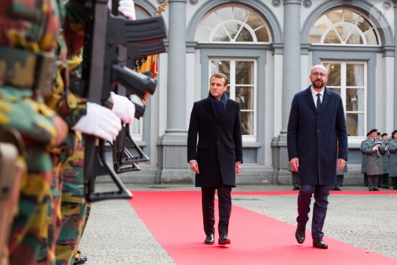 Le président de la République française Emmanuel Macron et sa femme la Première Dame sont accueillis par le Premier Ministre belge Charles Michel et sa femme au Palais d'Egmont à Bruxelles, Belgique, le 19 novembre 2018, lors de la visite d'Etat du couple présidentiel en Belgique.