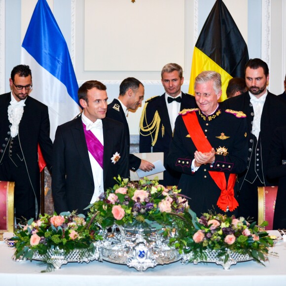 Le président de la République française Emmanuel Macron, sa femme la Première Dame Brigitte Macron, le roi Philippe de Belgique et la reine Mathilde de Belgique pendant le banquet d'État au château de Laeken à Bruxelles, Belgique, le 19 novembre 2018, lors de la visite d'Etat du couple présidentiel en Belgique.
