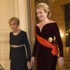 La Première Dame Brigitte Macron et la reine Mathilde de Belgique arrivent banquet d'État au château de Laeken à Bruxelles, Belgique, le 19 novembre 2018, lors de la visite d'Etat du couple présidentiel en Belgique.