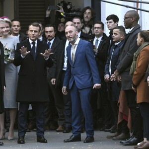 Le président de la République française Emmanuel Macron, sa femme la Première Dame Brigitte Macron, le roi Philippe de Belgique et la reine Mathilde de Belgique visitent l'espace de coworking "SMart/LaVallée", une ancienne blanchisserie de 6000 m2 transformée en bureaux et ateliers occupés par quelque 150 jeunes artistes et entrepreneurs des métiers de la culture, à Molenbeek-Saint-Jean, Belgique, le 20 novembre 2018, lors du deuxième jours de la visite d'Etat du couple présidentiel en Belgique.