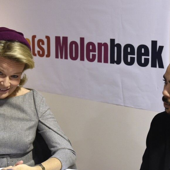 La reine Mathilde de Belgique visite l'espace de coworking "SMart/LaVallée", une ancienne blanchisserie de 6000 m2 transformée en bureaux et ateliers occupés par quelque 150 jeunes artistes et entrepreneurs des métiers de la culture, à Molenbeek-Saint-Jean, Belgique, le 20 novembre 2018, lors du deuxième jours de la visite d'Etat du couple présidentiel en Belgique.