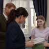 Eva McGauley lors de sa rencontre avec Meghan Markle et le prince Harry à Wellington, le 30 octobre 2018.