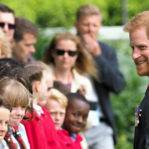 Le prince Harry, duc de Sussex, et Meghan Markle, duchesse de Sussex, assistent à une cérémonie de bienvenue traditionnelle sur les pelouses de la Government House à Wellington, en Nouvelle-Zélande le 28 octobre 2018.