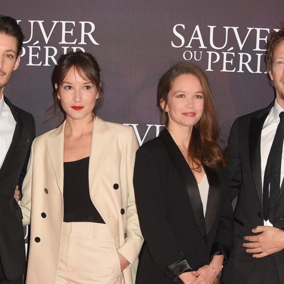 Pierre Niney, Anaïs Demoustier, Chloé Stefani et Frédéric Tellier - Avant-première du film "Sauver ou Périr" au cinéma UGC Normandie à Paris le 21 novembre 2018. © Coadic Guirec/Bestimage