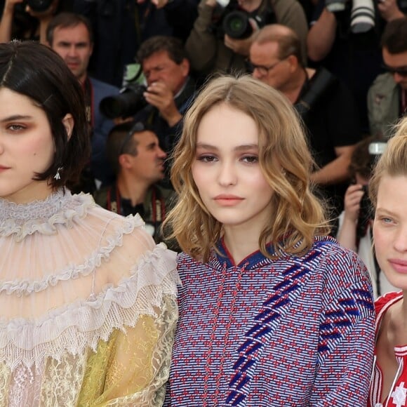 Soko, Lily-Rose Depp et Mélanie Thierry - Photocall du film "La danseuse" lors du 69ème Festival International du Film de Cannes. Le 13 mai 2016 © Dominique Jacovides / Bestimage