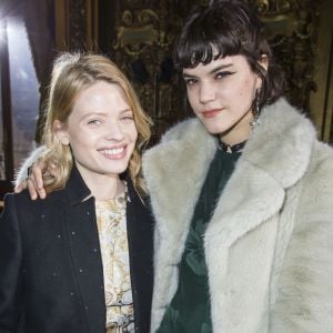 Mélanie Thierry et Soko (Stéphanie Sokolinski) - People au défilé de mode prêt-à-porter Automne-Hiver 2016/2017 "Stella McCartney" à Paris le 7 mars 2016. © Olivier Borde/Bestimage