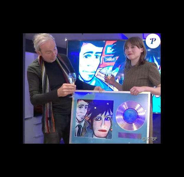 Lou Villafranca a reçu un disque d'or pour l'album posthume de sa mère Maurane (capture d'écran).