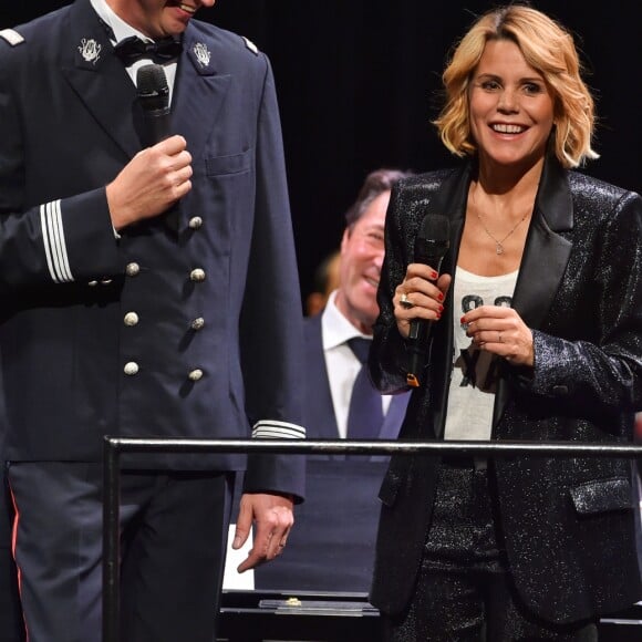 Exclusif - Romain Mussault (chef d'orchestre de la fanfare), Laura Tenoudji Estrosi et Gilbert Tosan (président de la chorale "Les Voix de Nice"), durant le concert caritatif donné par la Musique des Sapeurs Pompiers de la ville de Nice à l'Opéra de Nice, au profit de la Fondation Lenval, avec pour marraine Laura Tenoudji Estrosi. Nice, le 24 novembre 2014. © Bruno Bebert/Bestimage