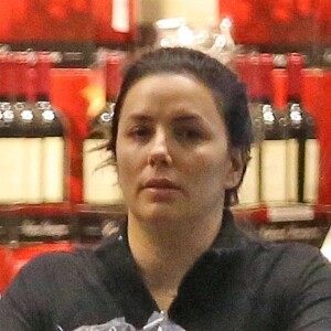 Exclusif - Eva Longoria fait ses courses chez Whole Foods dans le quartier de Beverly Hills à Los Angeles, Californie, Etats-Unis, le 19 novembre 2018.