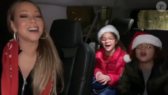 Mariah Carey chante son tube de Noël "All I Want For Christmas Is You" avec ses jumeaux Monroe et Moroccan dans leur voiture, vidéo publiée sur Instagram le 28 novembre 2018.