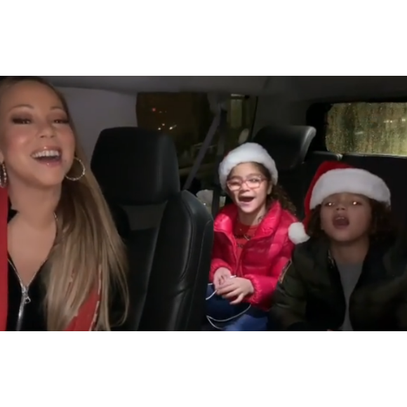 Mariah Carey chante son tube de Noël "All I Want For Christmas Is You" avec ses jumeaux Monroe et Moroccan dans leur voiture, vidéo publiée sur Instagram le 28 novembre 2018.